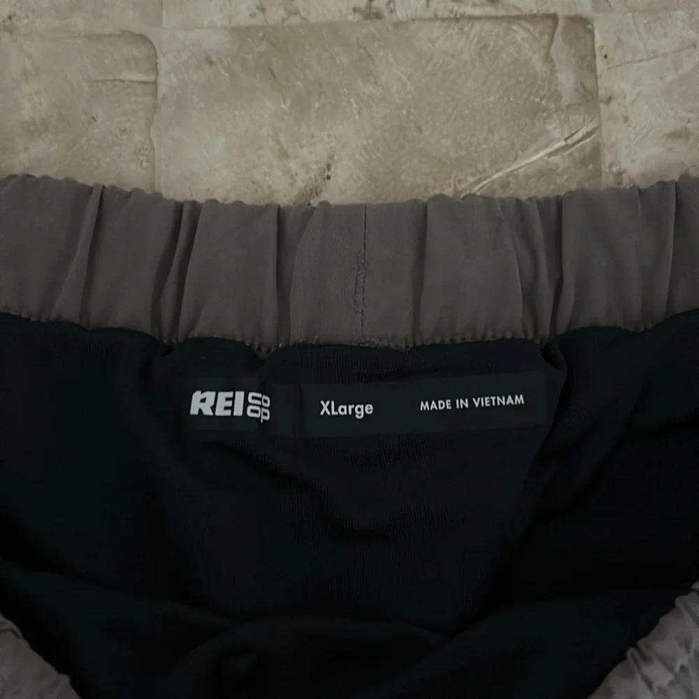 Men's REI co-op Athletic Pursuit‎ Shorts Light Brown more like 1st pic Size XL